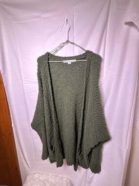 HYFVE Popcorn Cardigan Size M Green Open Front Pocket Fuzzy